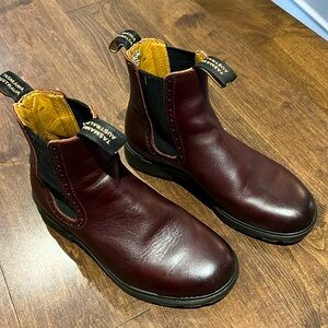 Blundstone Original  #1352 Women’s High Top Shiraz very Lightly Worn